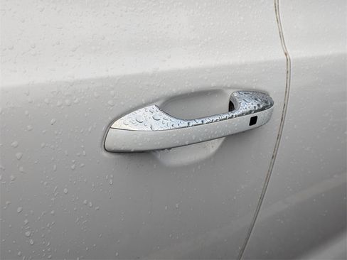 Used 2024 Kia Telluride S image 7