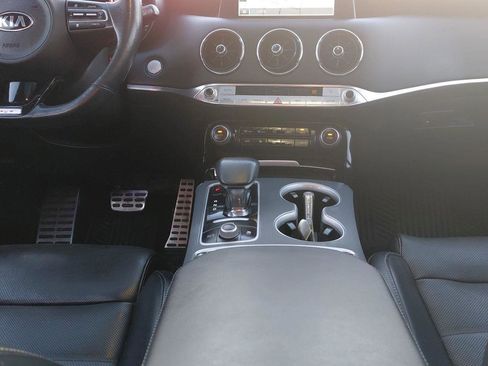 Used 2018 Kia Stinger GT2 image 38