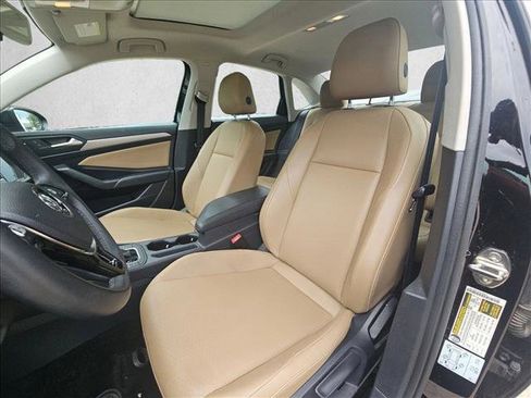 Used 2020 Volkswagen Jetta SE FWD image 15
