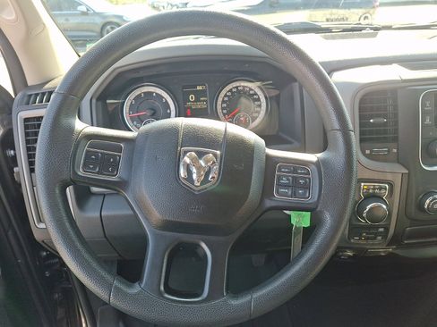 Used 2019 RAM 1500 Express AWD/4WD image 18