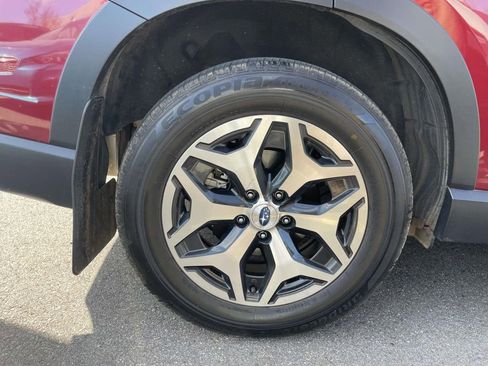 Used 2024 Subaru Forester Premium image 5