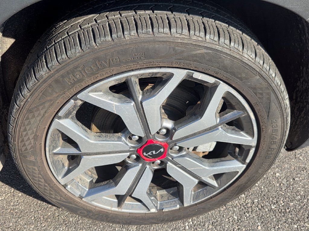 Used 2023 Kia Seltos SX w/ SX Sunroof Package AWD/4WD image 8
