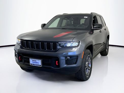 Used 2022 Jeep Grand Cherokee Trailhawk image 1