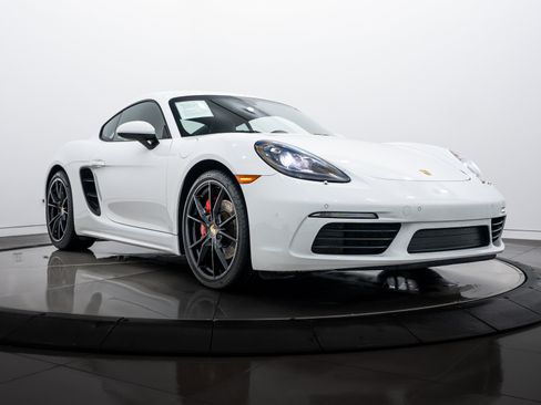 Certified 2017 Porsche 718 Cayman S image 9