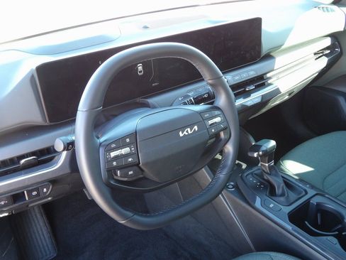 Used 2025 Kia K4 EX image 14