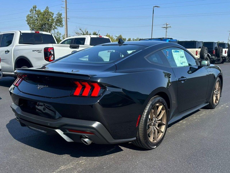 Used 2025 Ford Mustang Premium RWD image 3