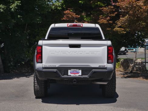 Used 2024 Chevrolet Colorado ZR2 w/ ZR2 Convenience Package III AWD/4WD image 15