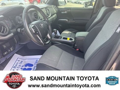 Used 2022 Toyota Tacoma TRD Off-Road w/ Technology Package image 13