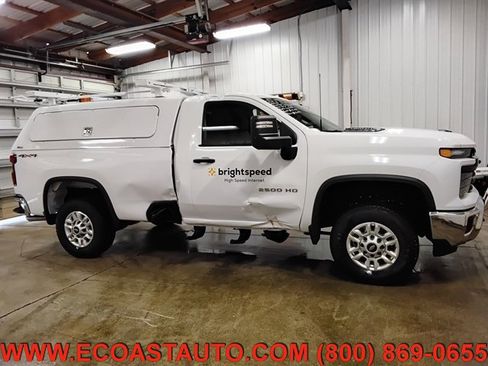 Used 2025 Chevrolet Silverado 2500 W/T w/ WT/CX Safety Package image 2