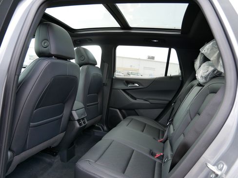 New 2027 Chevrolet Equinox LT w/ Convenience Package II AWD/4WD image 12