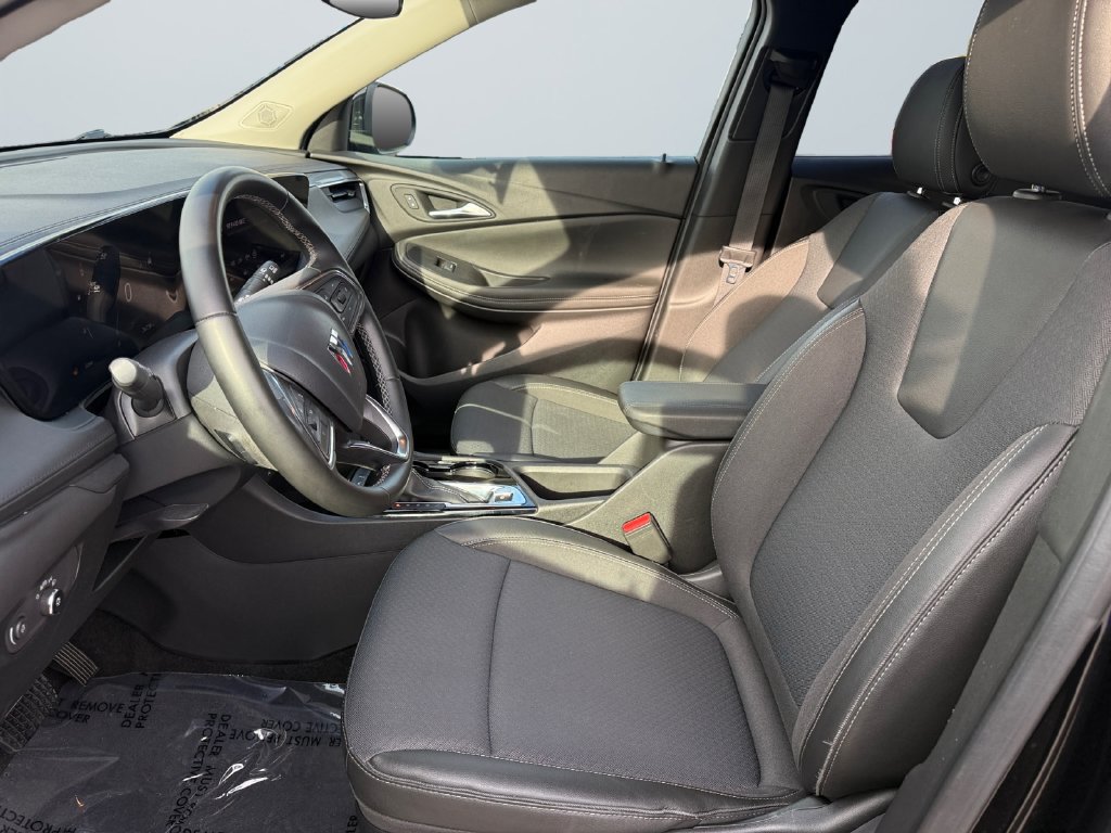 Used 2025 Buick Encore GX Preferred AWD/4WD image 9