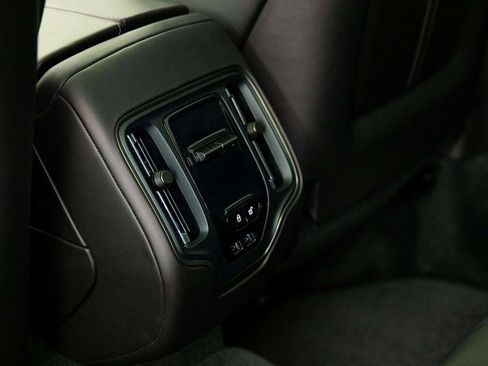 New 2026 Aston Martin DBX 707 image 40