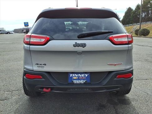 Used 2017 Jeep Cherokee Trailhawk w/ Cold Weather Group image 5