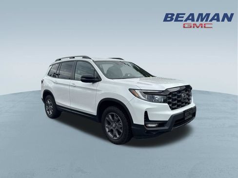 Used 2024 Honda Passport TrailSport image 1