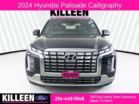 Used 2024 Hyundai Palisade Calligraphy image 2