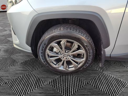 Used 2022 Toyota RAV4 XLE Premium AWD/4WD image 14