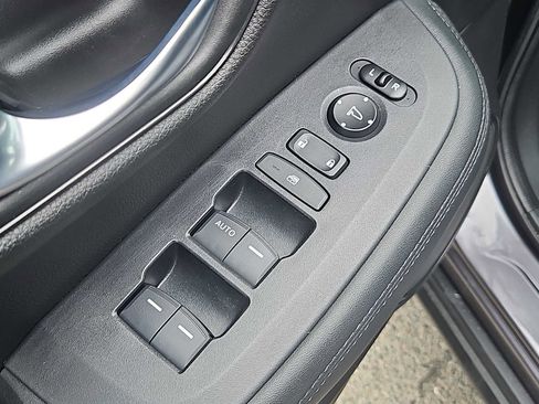 Used 2023 Honda HR-V LX image 10