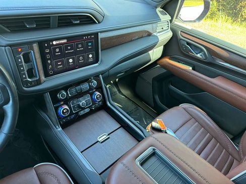 Used 2023 GMC Yukon XL Denali Ultimate image 35