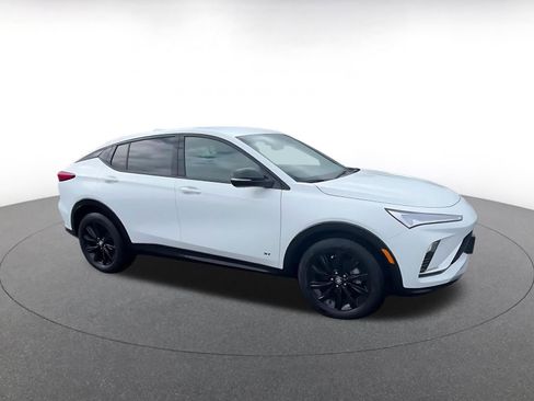 Used 2025 Buick Envista Sport Touring image 1