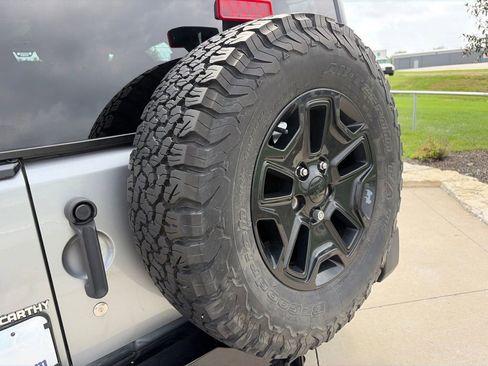 Used 2017 Jeep Wrangler Sport AWD/4WD image 35