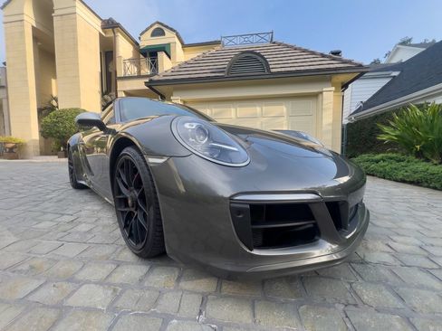 Used 2019 Porsche 911 Targa 4 GTS AWD/4WD image 6