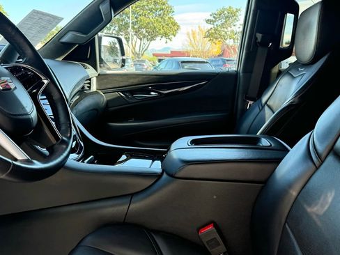 Used 2018 Cadillac Escalade Platinum image 15