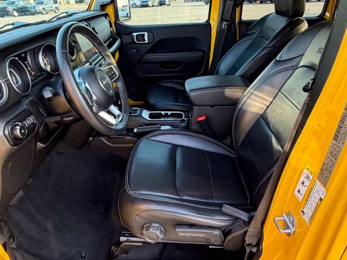 Used 2019 Jeep Wrangler Unlimited Sahara AWD/4WD image 35