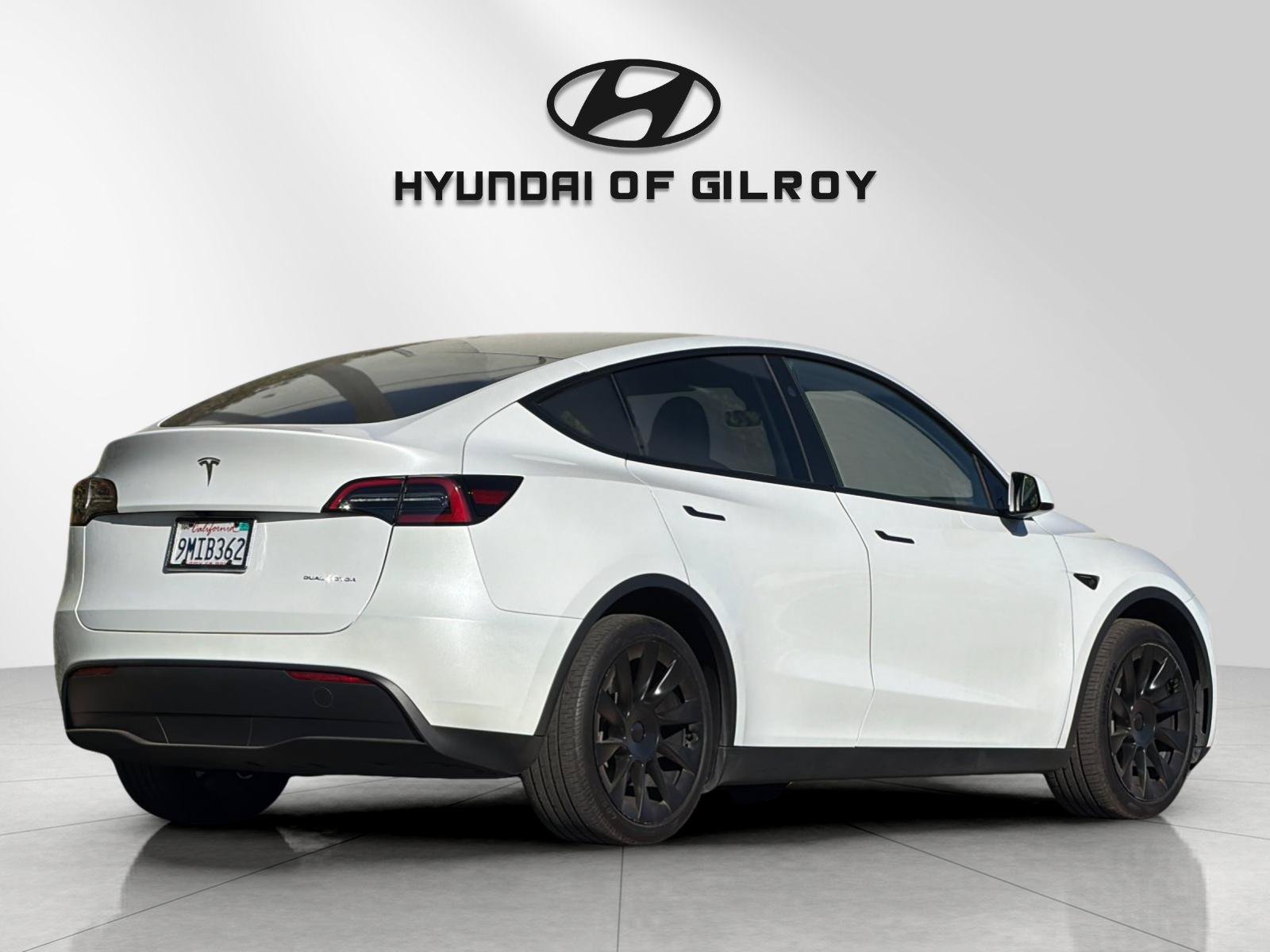 Used 2024 Tesla Model Y Long Range AWD/4WD image 5