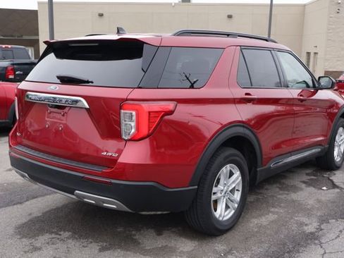 Used 2023 Ford Explorer XLT w/ Equipment Group 202A image 4