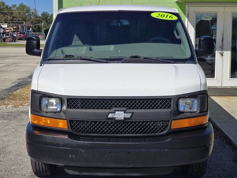 Used 2016 Chevrolet Express 2500 image 2