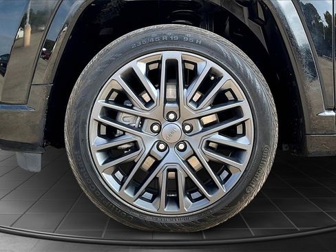 Used 2023 Jeep Compass High Altitude image 9