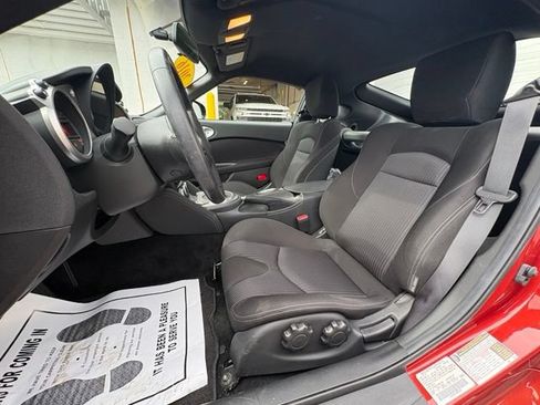 Used 2016 Nissan 370Z Coupe RWD image 19