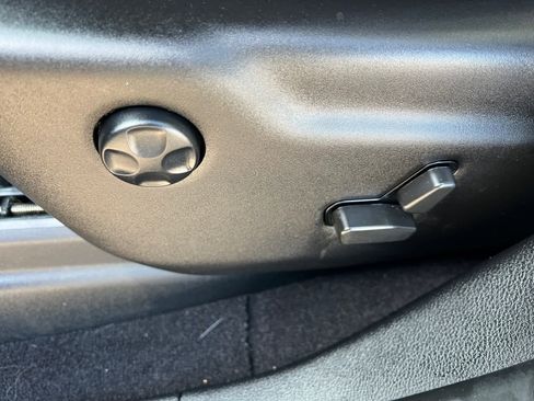 Used 2021 Jeep Grand Cherokee Laredo X image 18