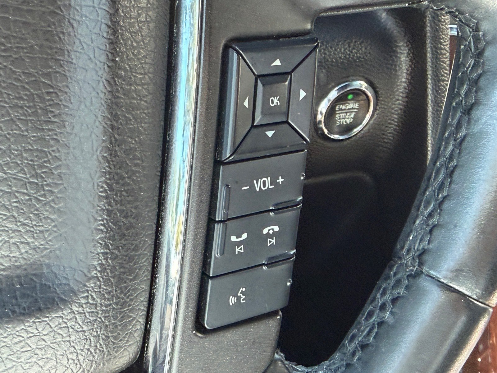 Used 2017 Lincoln Navigator L Select RWD image 33