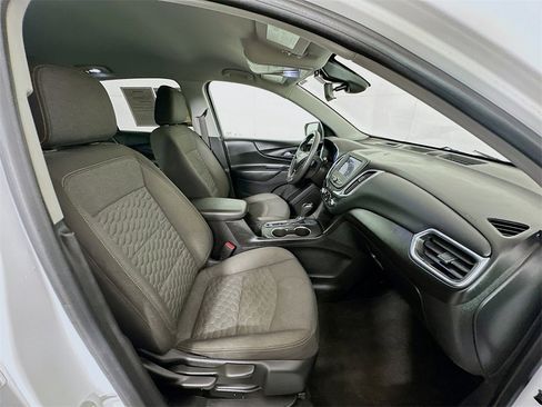 Used 2020 Chevrolet Equinox LT image 25