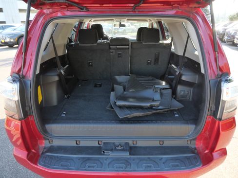 Used 2016 Toyota 4Runner SR5 AWD/4WD image 18