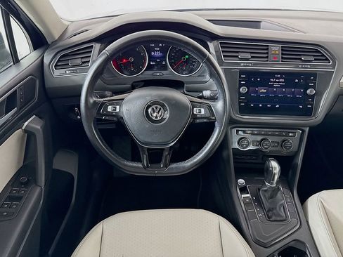 Used 2019 Volkswagen Tiguan SE w/ Panoramic Sunroof Package FWD image 22