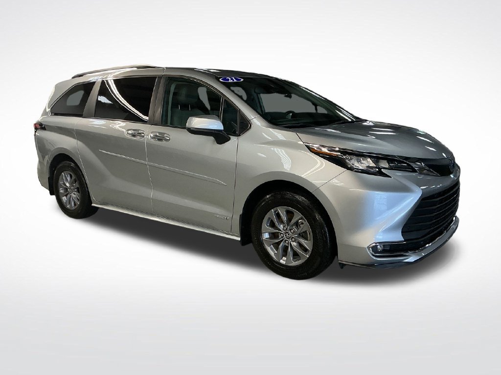 Certified 2021 Toyota Sienna XLE AWD/4WD image 7