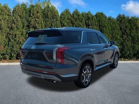 Used 2024 Hyundai Palisade SEL w/ Premium Package FWD image 4