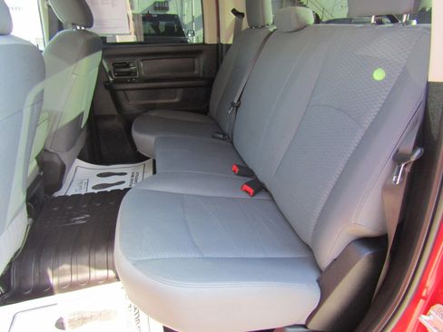 Used 2018 RAM 2500 Tradesman w/ Chrome Appearance Group image 21