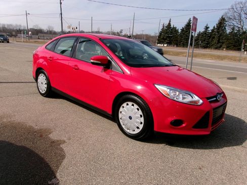 Used 2014 Ford Focus SE image 2