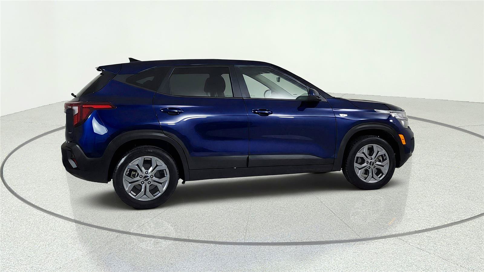 Used 2025 Kia Seltos LX AWD/4WD image 7