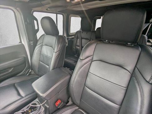 Used 2021 Jeep Wrangler Unlimited Sahara image 10