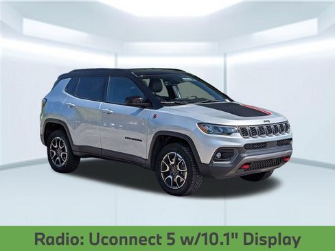 Used 2025 Jeep Compass Trailhawk w/ Trailer Tow Group AWD/4WD image 10