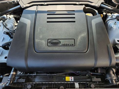 New 2025 Land Rover Discovery S image 21