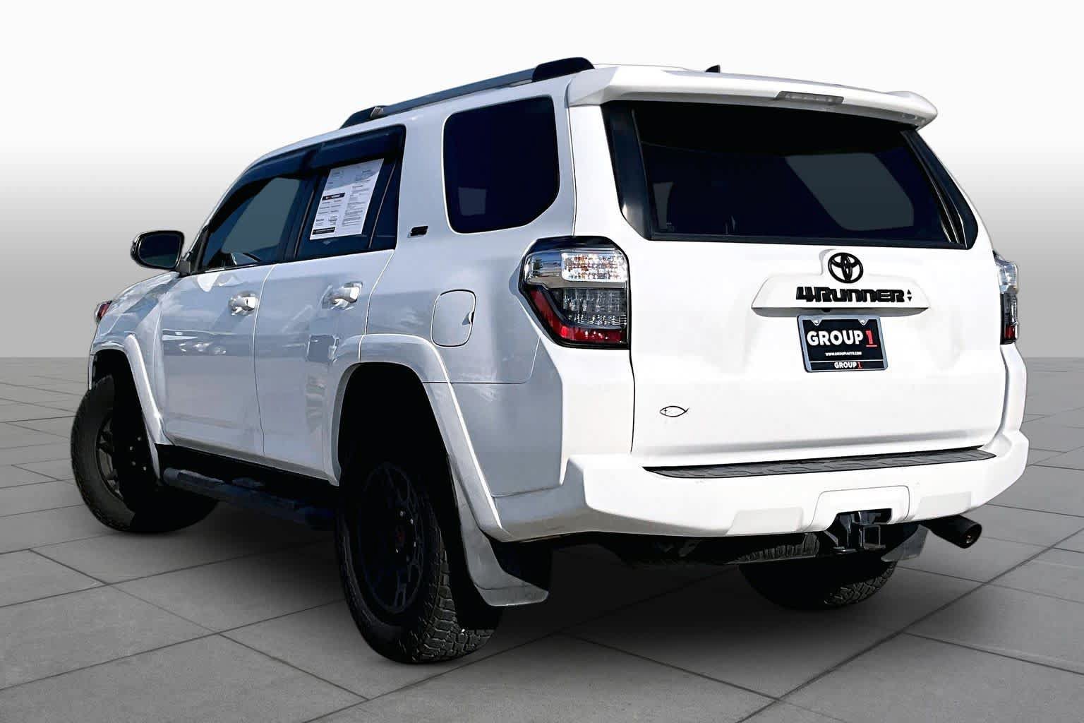 Used 2022 Toyota 4Runner SR5 Premium w/ Moonroof Package RWD image 11