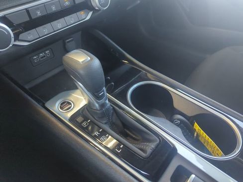 Used 2024 Nissan Altima 2.5 SV AWD/4WD image 32