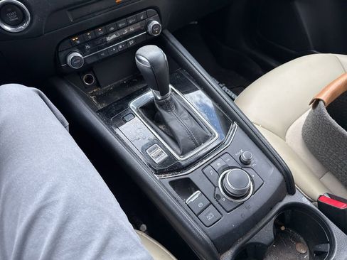 Used 2019 MAZDA CX-5 Touring image 10