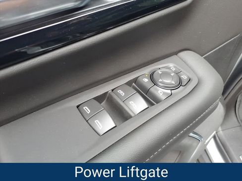 New 2026 Chevrolet Suburban LT w/ Comfort Package AWD/4WD image 19
