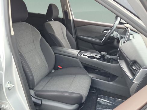 Used 2023 Nissan Rogue SV image 26